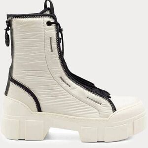 NEW Vic Matié Combat Boots – Cream & Black – Women’s EU 38 (≈ US 7.5–8)